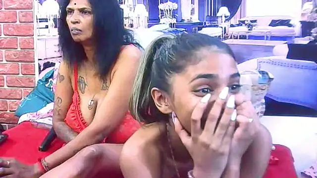 IndianSexySlender webcam