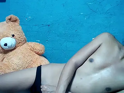 SmallluncutCock webcam