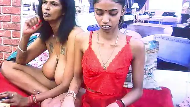 IndianSexySlender webcam