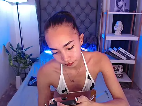 Sweet_kittyxx webcam