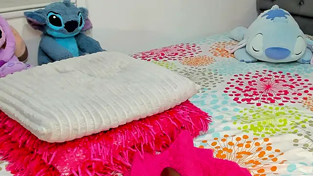 Elizabeth_18_ webcam