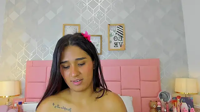 EbonyLudovica webcam