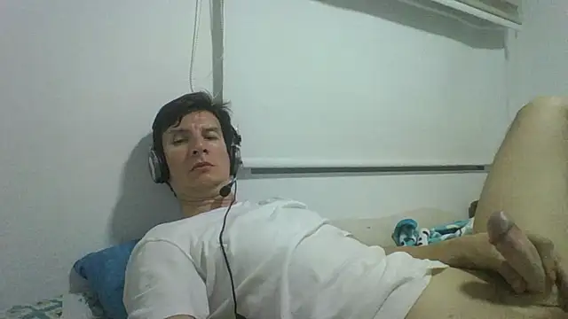 carliesexyman webcam