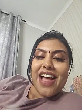 Indian_GlowingMiax webcam