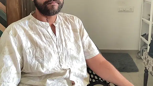 MakeMeAwareAah webcam