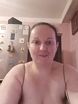 BustyLadyAlma webcam