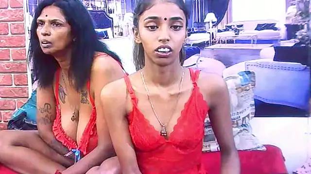 IndianSexySlender webcam