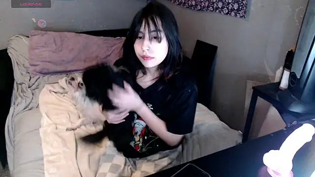 london_ray (F teen) - help me get naked for 1hr ;)