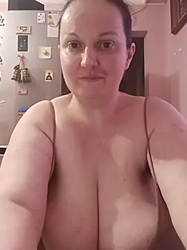 BustyLadyAlma webcam