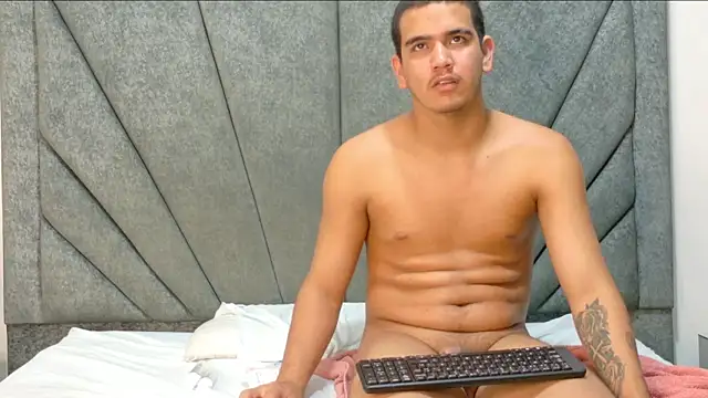 KamilaAndJavier webcam