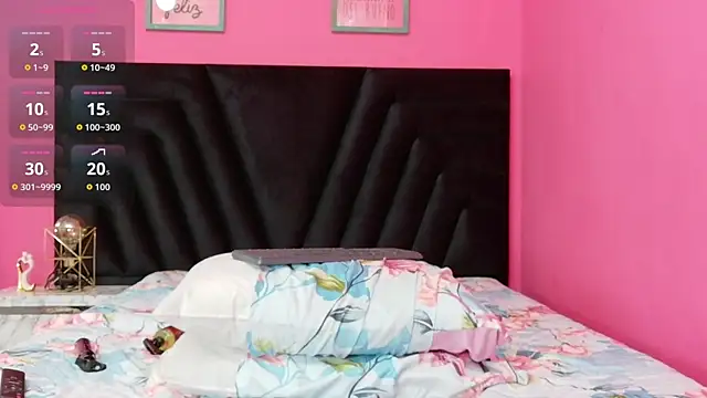 cutiecurvyForeign webcam