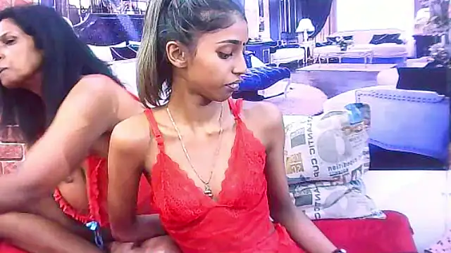 IndianSexySlender webcam