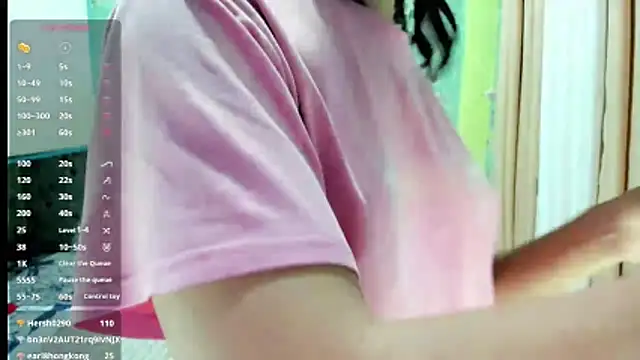 UrHotSexyShine webcam