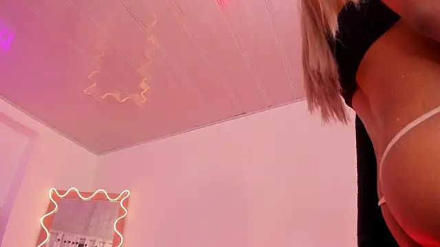 Shinedark_tay1 webcam