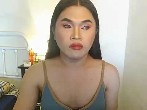 JustineBIGCUM webcam