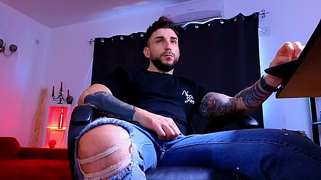 MightyAaron66 webcam