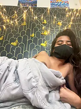 Webcam Model (Sexykhushi041) is live