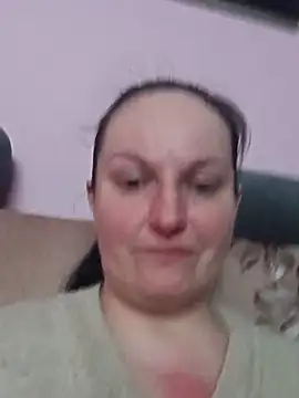 BustyLadyAlma webcam