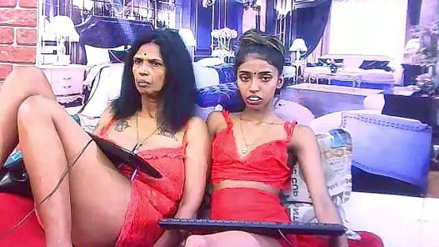 IndianSexySlender webcam