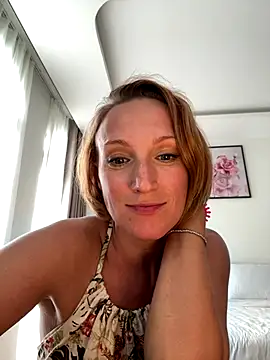 umatruewoman - UmaTruewoman's free webcam - UK Sex Cams