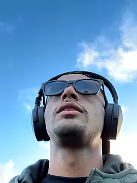 Midnight_Socks_Guys webcam