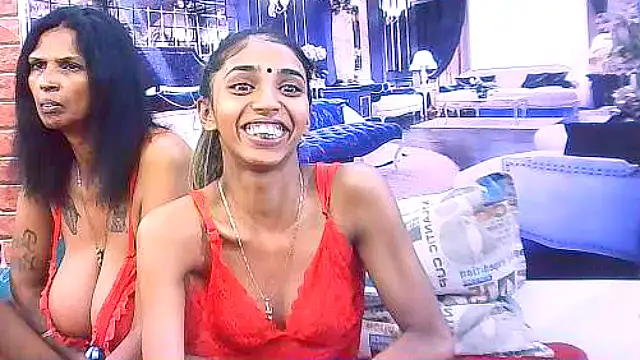 IndianSexySlender webcam