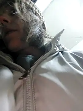 SheTheDeeevil webcam