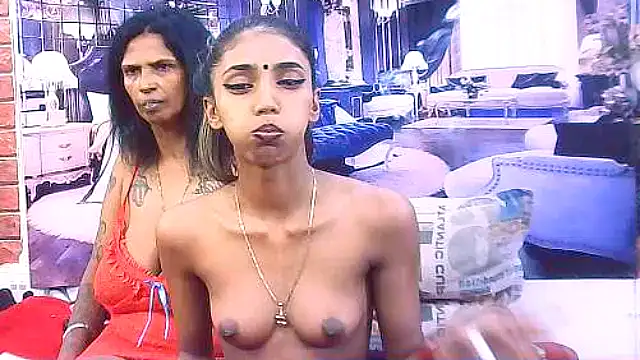 IndianSexySlender webcam