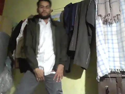 Stubborndesiboy webcam