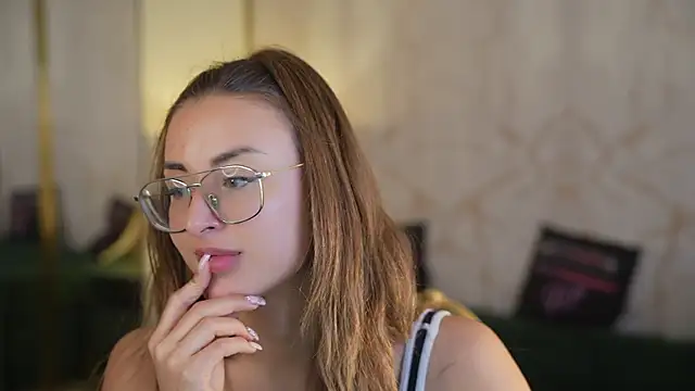 Luna_secretgirl webcam