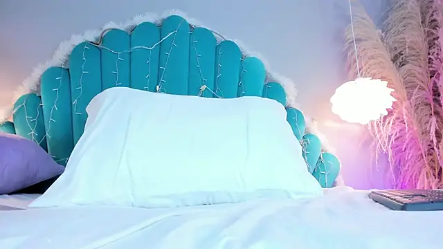 AlassiaHocthner webcam