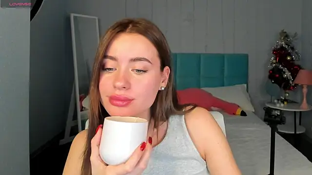 Ameli_Povilain webcam