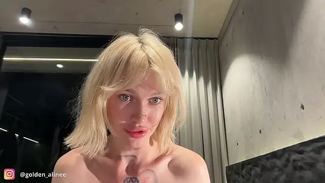 Golden_Aline webcam