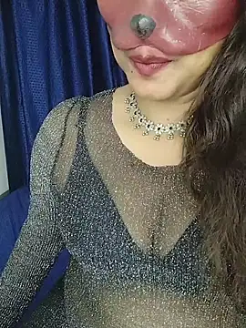 SEXYY_TRANSY_WITH_GIRL