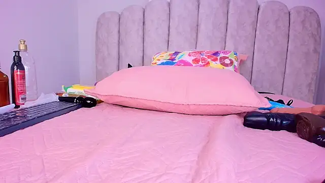 sharlott_miller webcam