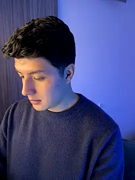 Goldenknight33 webcam