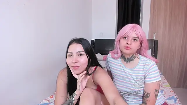 aria_and_tammy webcam