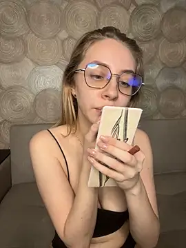 Kitty_Katrine webcam