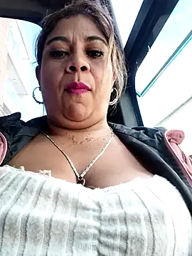 Laura-Hernandez webcam