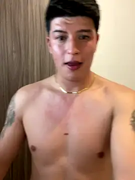 Goldenknight33 webcam