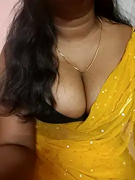 Webcam Model (Keerthee_)  is live.Free join now!