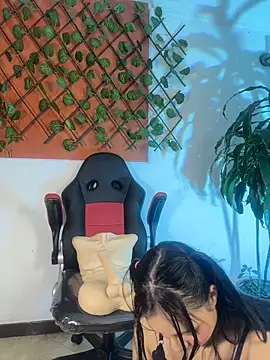 Webcam Model (Emily_Trujillo)  is live.Free join now!