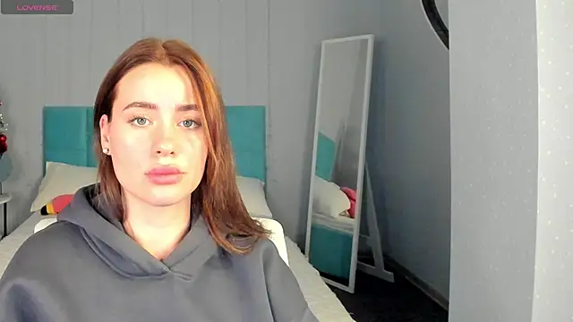 Ameli_Povilain webcam