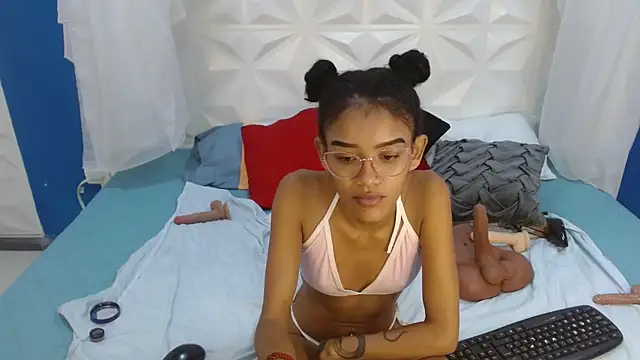 adisson_petite1 webcam