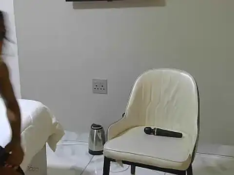 petite_queenx webcam