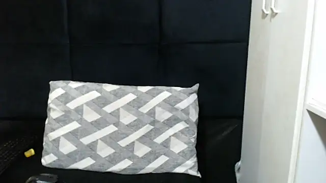 SweetHotBabby18 webcam