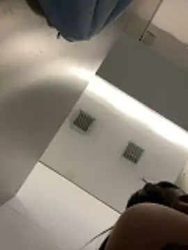 Alyshanon18's Stripchat show and profile