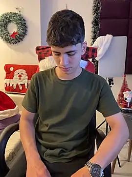 adrianrinaldi (M twink) - complelty naked 4u