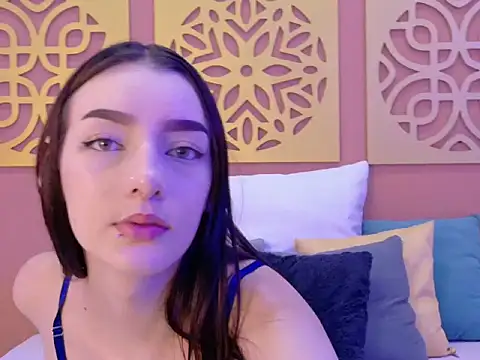 Pettite_Alice webcam