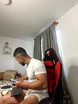 Ezzio_Scolaro webcam